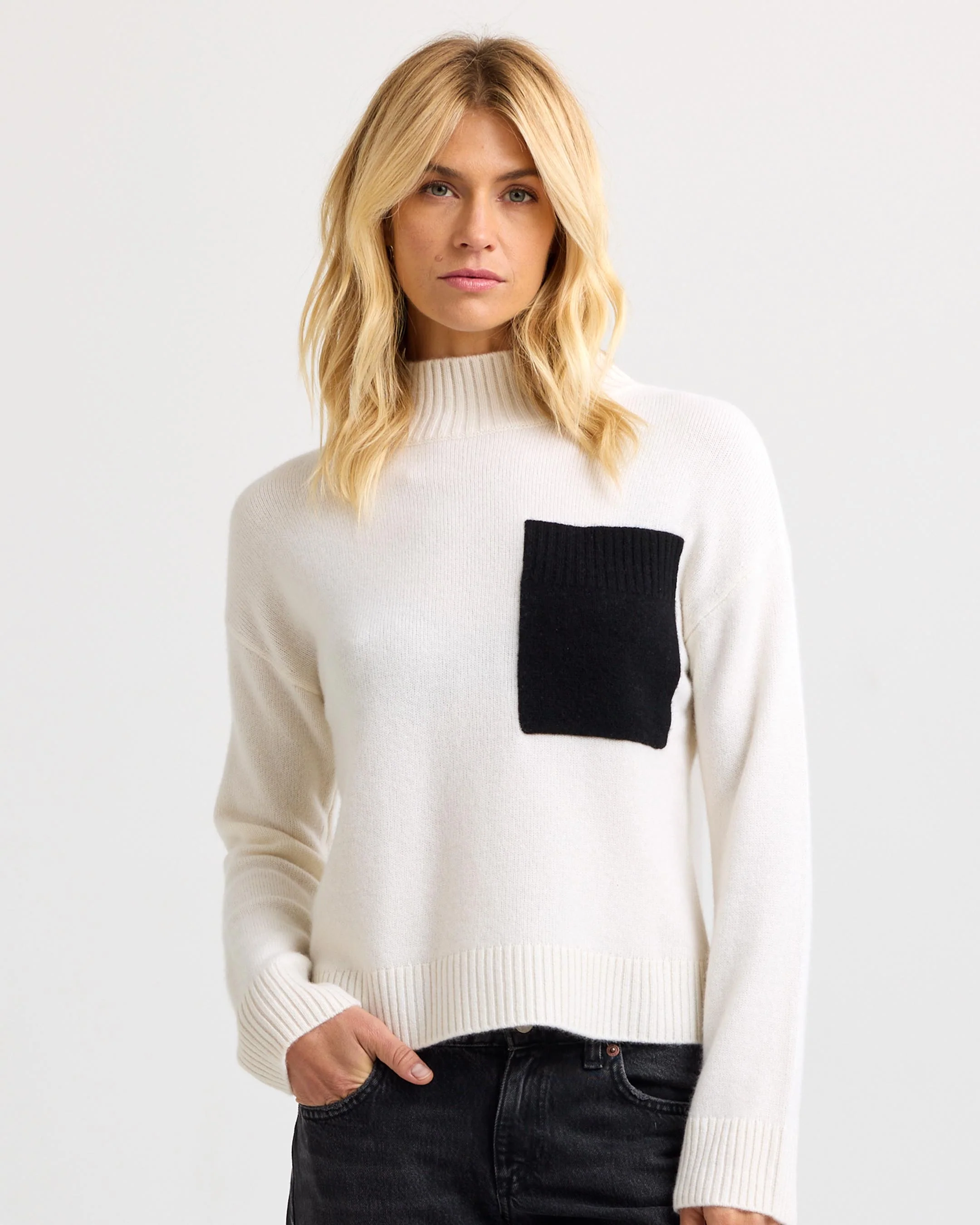 Cashmere Contrast Pocket High Neck - Image 12