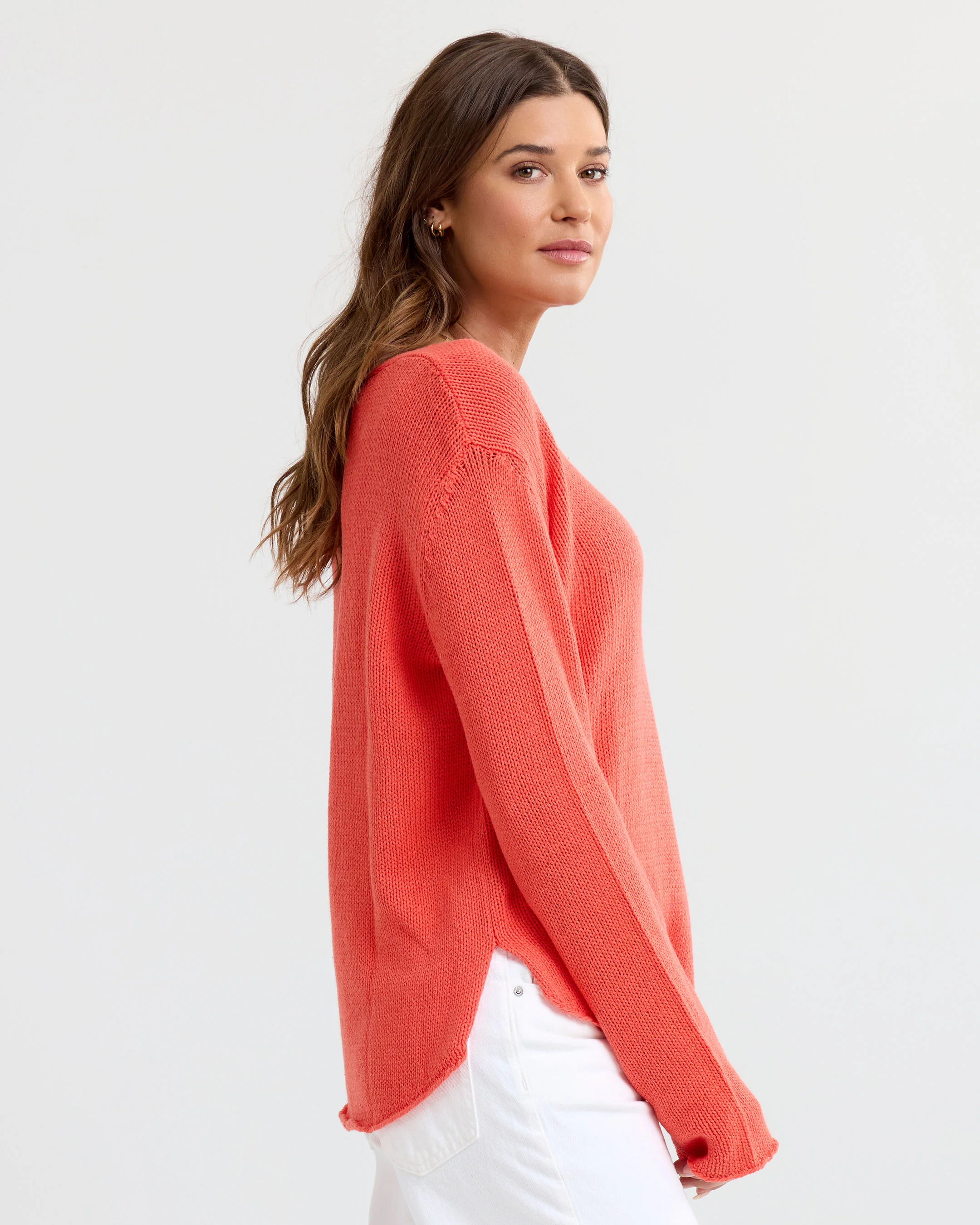 Round Edge V-Neck - Image 5